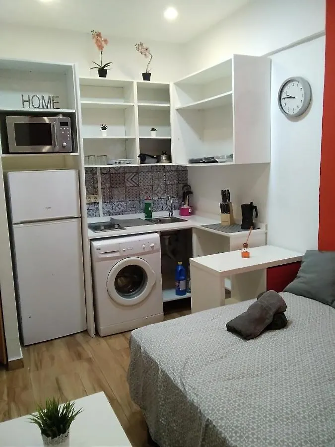 Estudio Cerca Del Carrefour Rosaleda Màlaga Španělsko