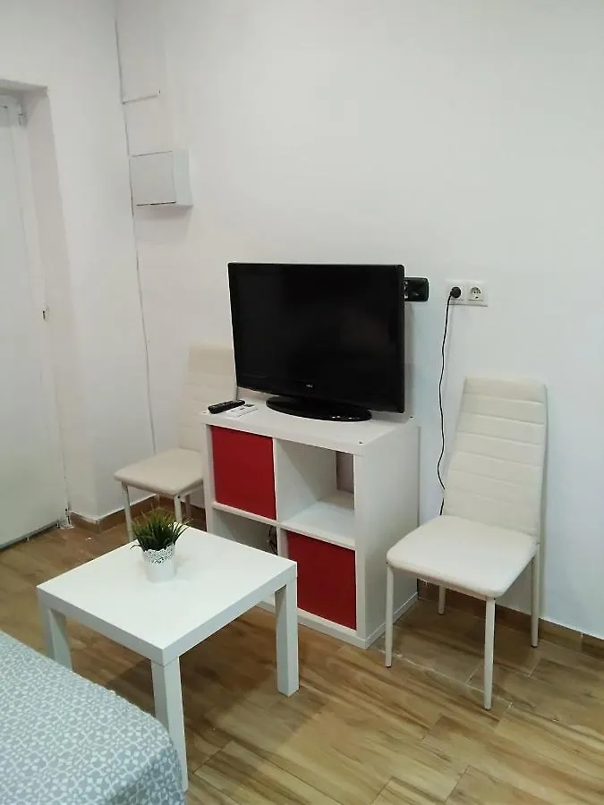Estudio Cerca Del Carrefour Rosaleda Màlaga Apartmán