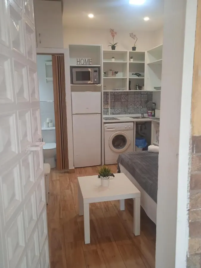 Estudio Cerca Del Carrefour Rosaleda Màlaga 0*,